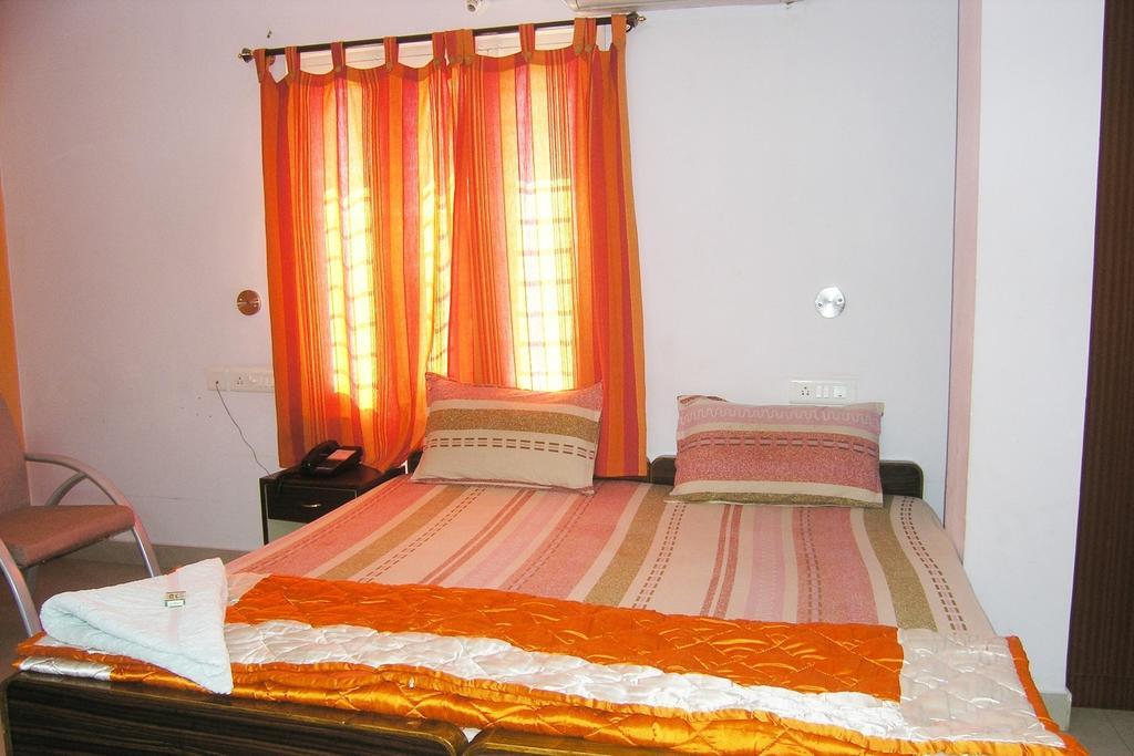 El-Shaddai Homes Bangalore Værelse billede